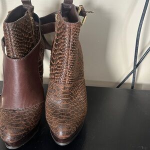 Michael Kors brown boots